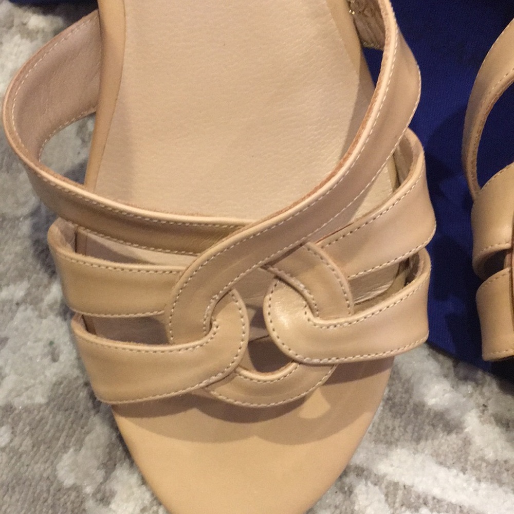 Stuart Weitzman sandals in nude leather - Picture 3 of 4
